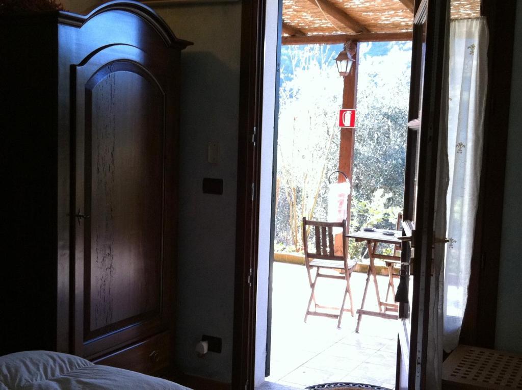 Agriturismo La Rocca Di Perti Finale Ligure Habitación foto